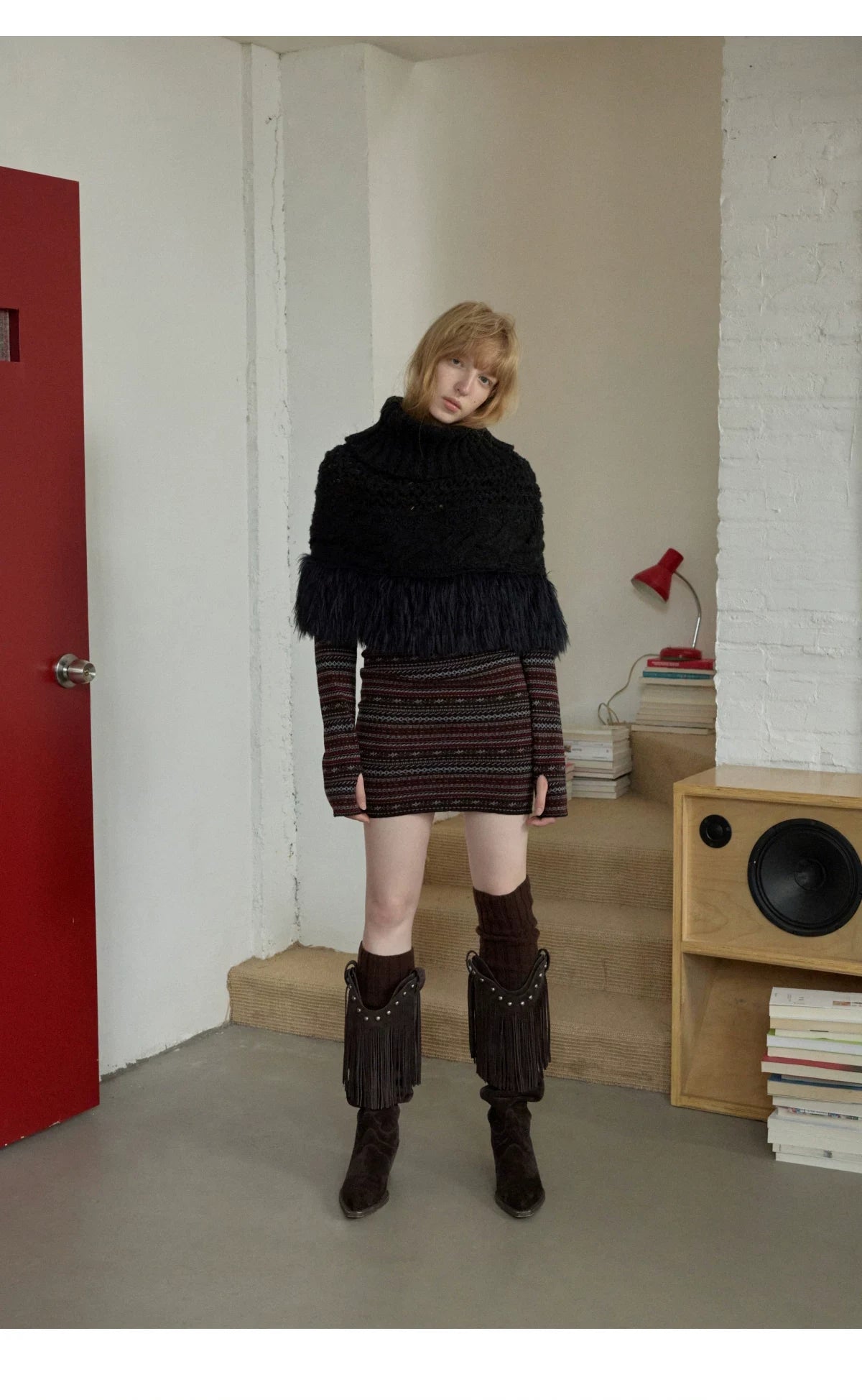 CABLE-KNIT FRINGED HIGH-NECK CAPELET – 2colors