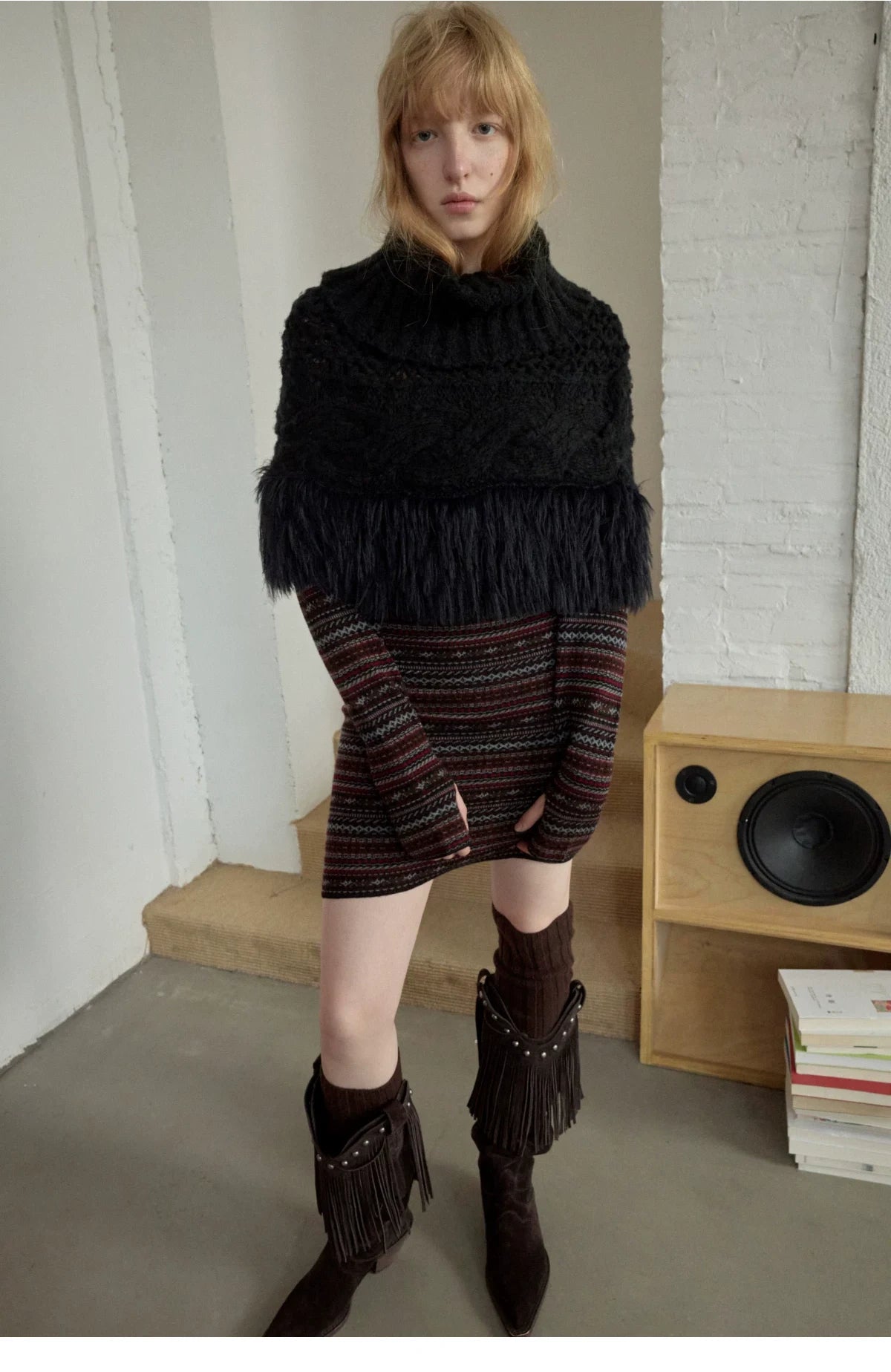 CABLE-KNIT FRINGED HIGH-NECK CAPELET – 2colors