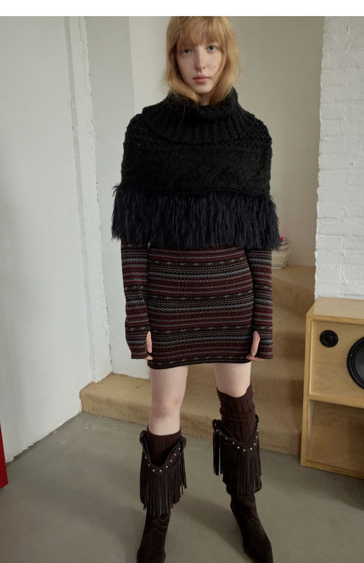 CABLE-KNIT FRINGED HIGH-NECK CAPELET – 2colors