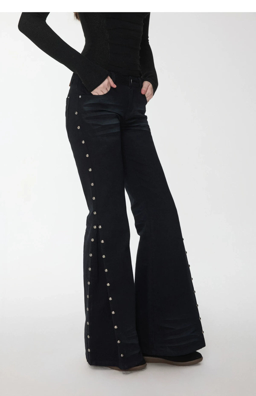 CAT-WHISKER STUDDED FLARED JEANS – 2colors