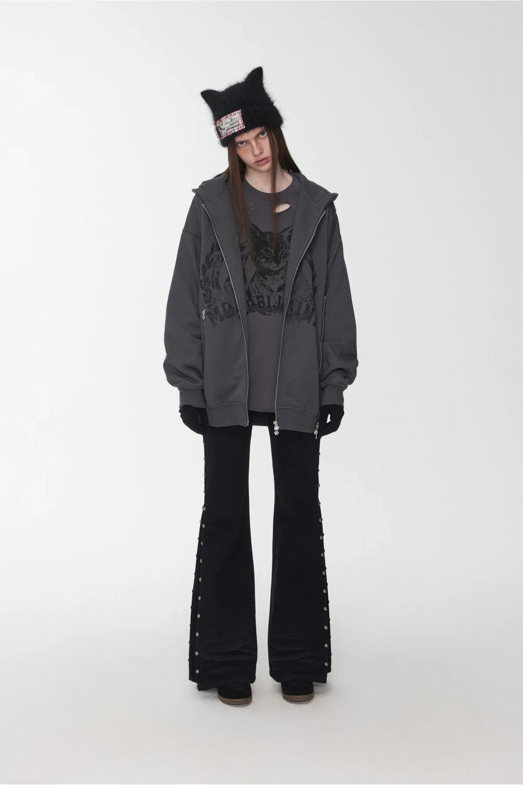 CAT-WHISKER STUDDED FLARED JEANS – 2colors