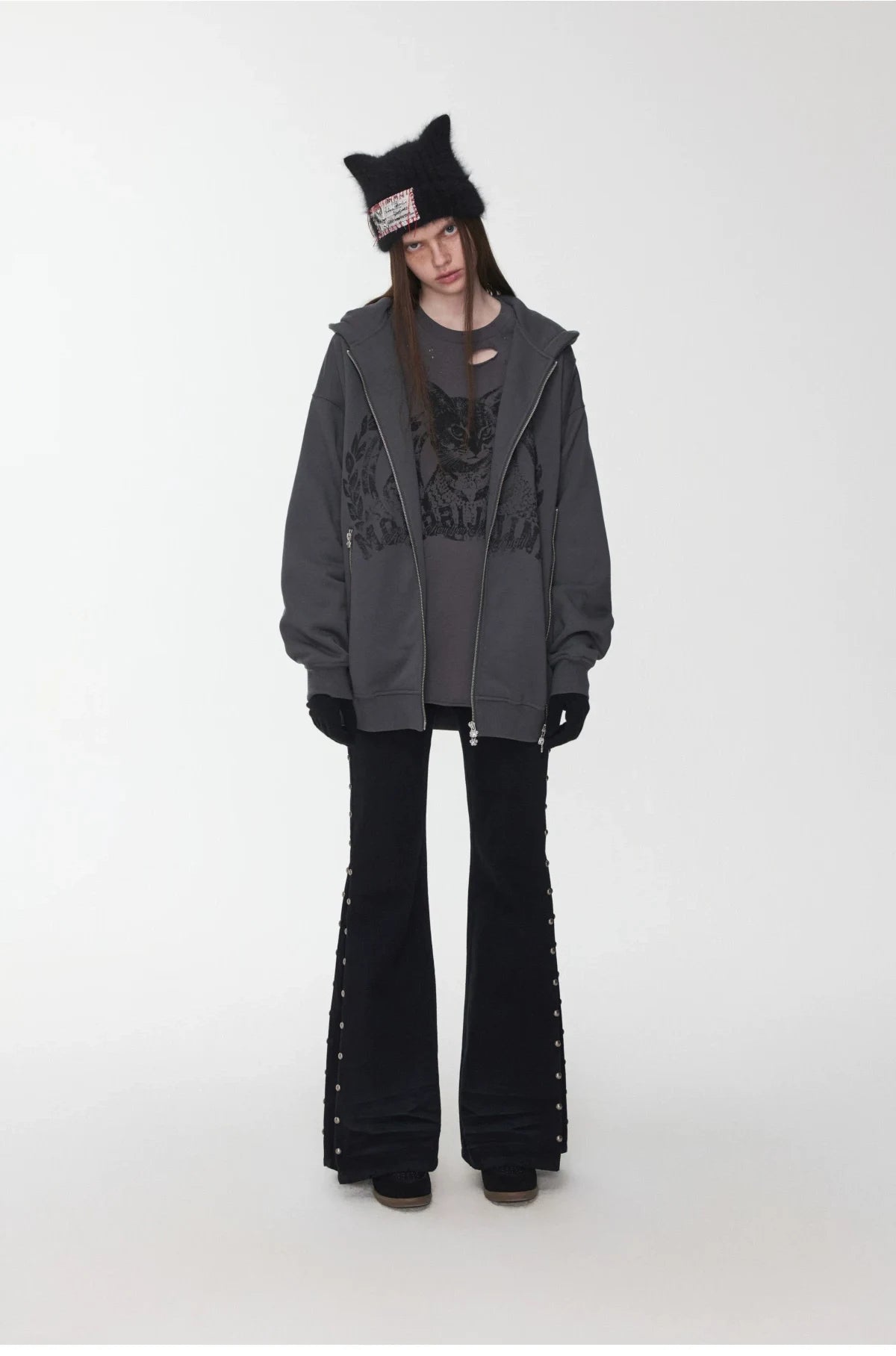 CAT-WHISKER STUDDED FLARED JEANS – 2colors