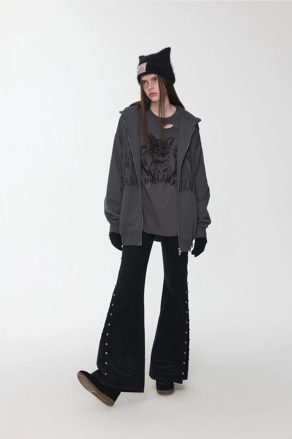 CAT-WHISKER STUDDED FLARED JEANS – 2colors