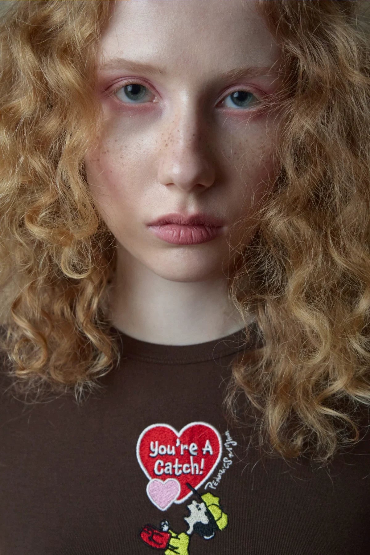 PEANUTS EMBROIDERED FLUTTER-SLEEVE TEE – 3colors