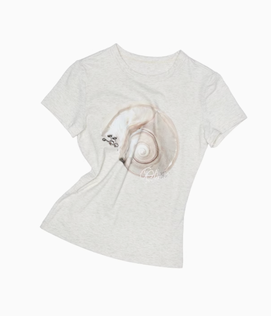 CONCH PRINTED AUSTRIAN RHINESTONE SLIM FIT T-SHIRT