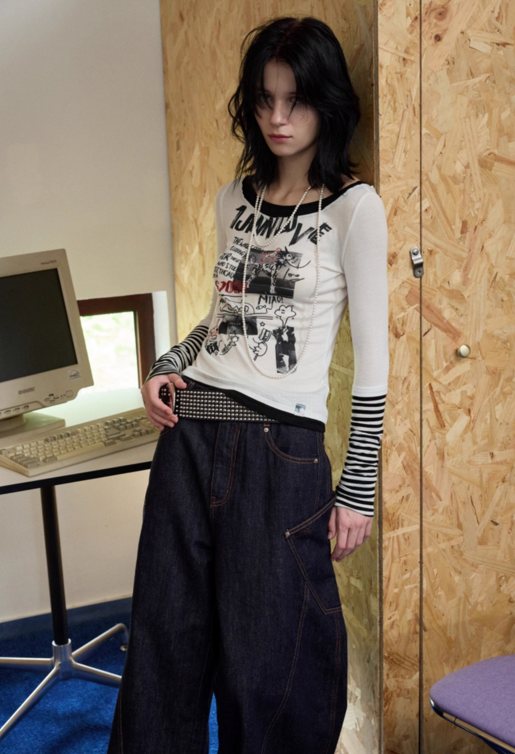 GWEN GRAFFITI PRINTED T-SHIRT