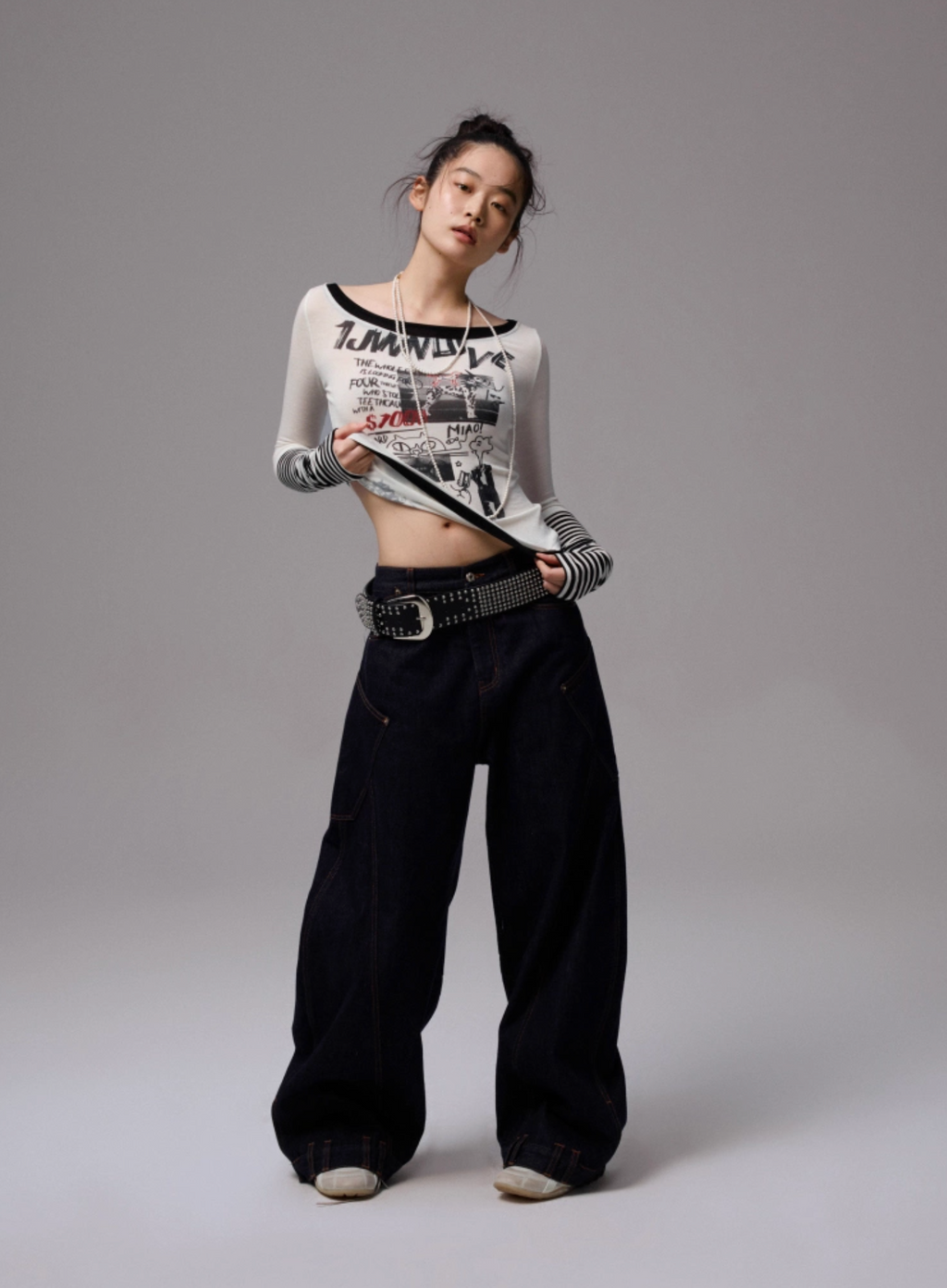 GWEN GRAFFITI PRINTED T-SHIRT