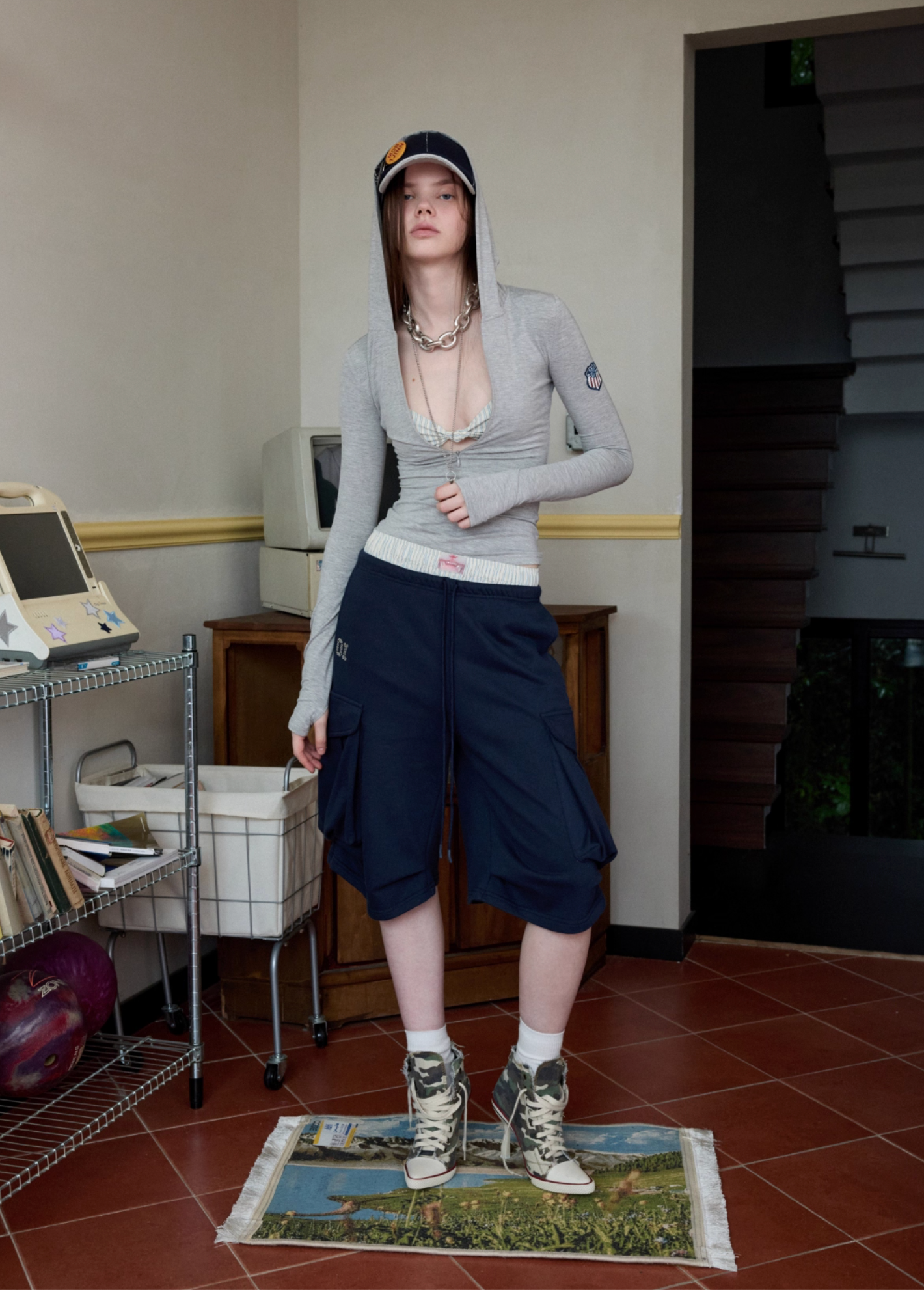 ♱ AZABU グレーフード付きジップアップTシャツ - 3色