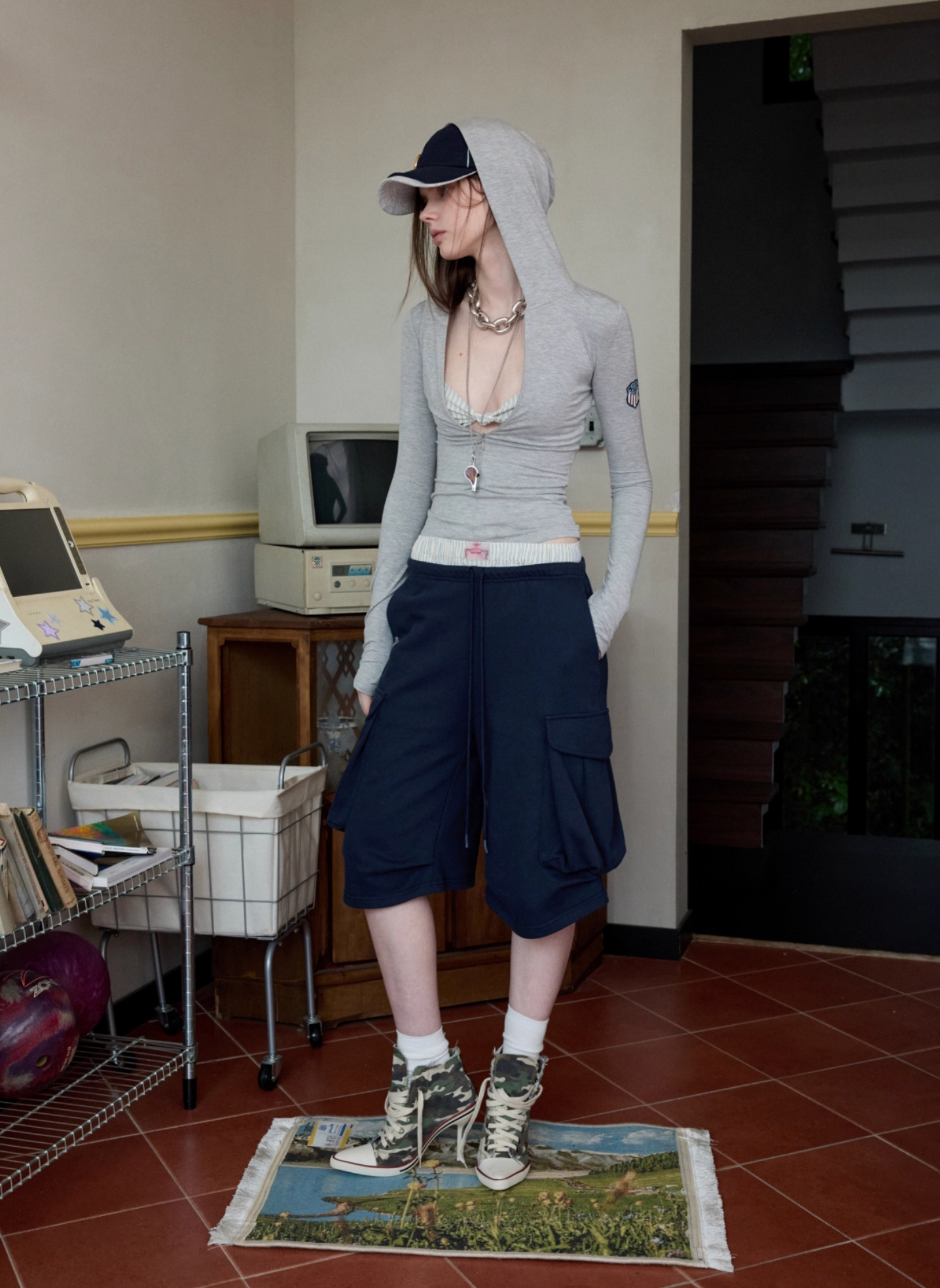 ♱ AZABU グレーフード付きジップアップTシャツ - 3色