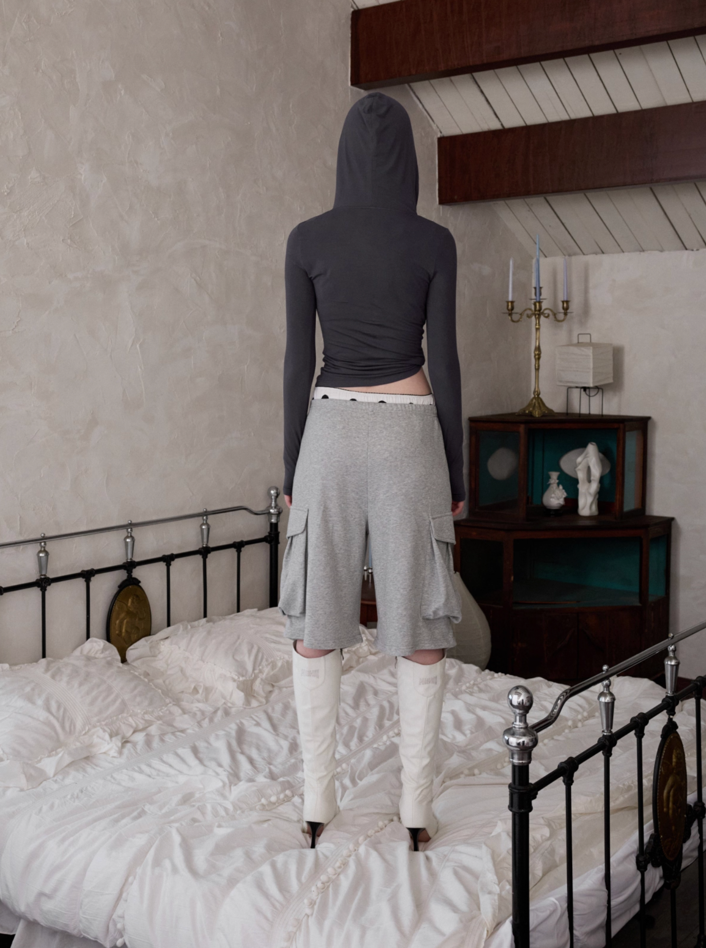 ♱ AZABU グレーフード付きジップアップTシャツ - 3色