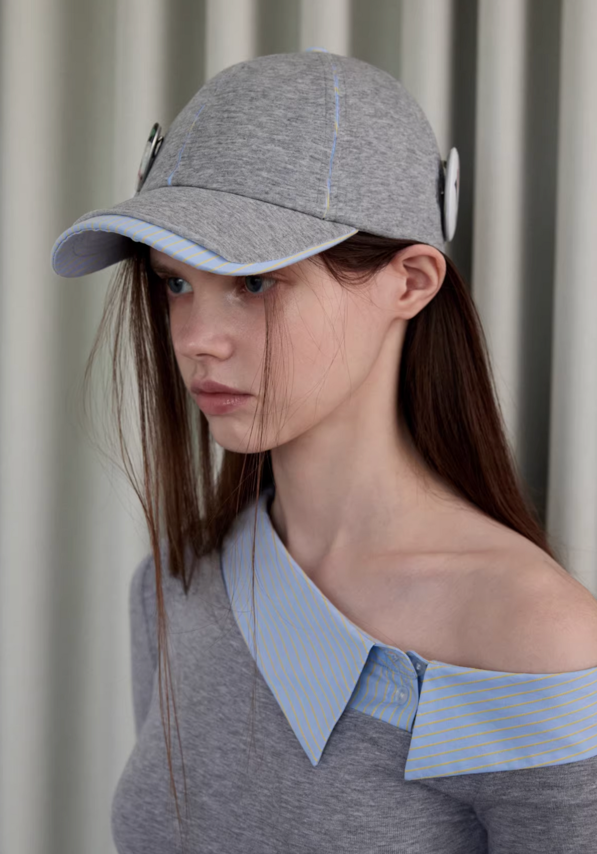 IN STOCK ♱ GRAY CONTRAST POP CAP + PLAYFUL REMOVABLE PIN BADGES