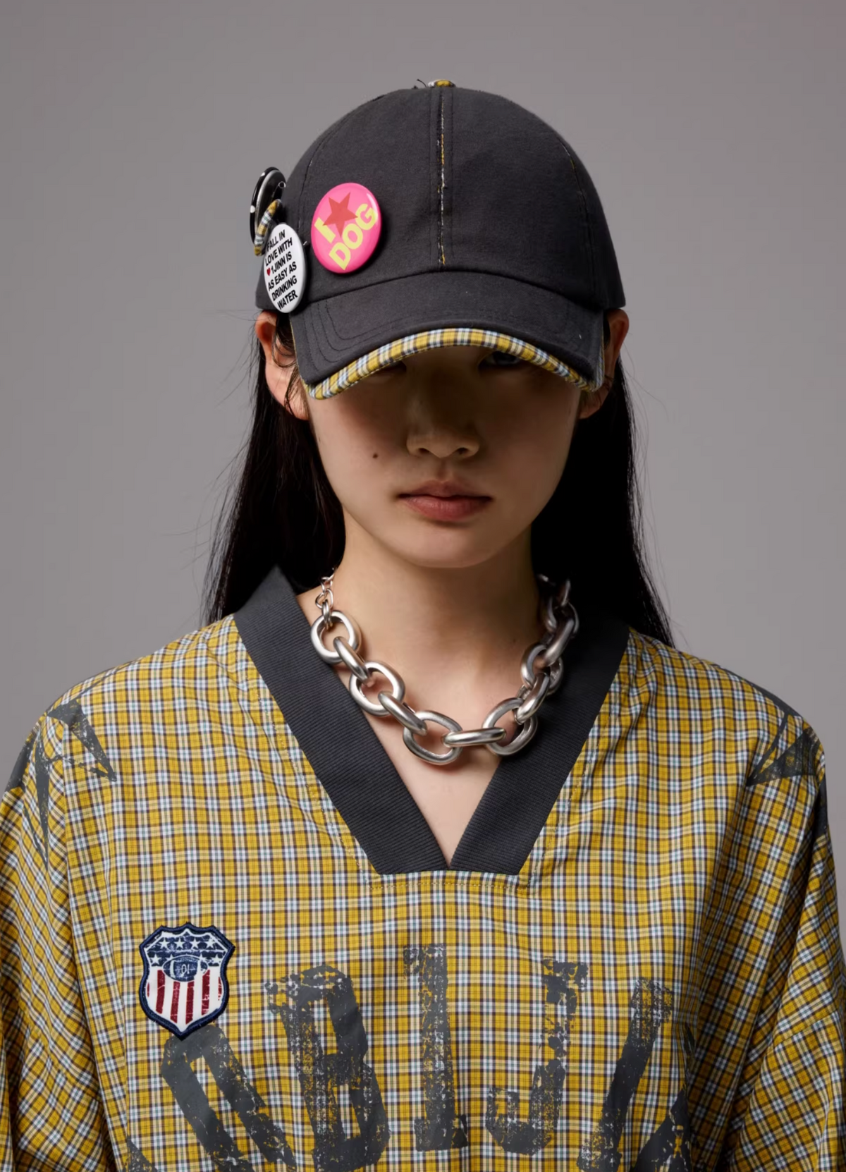 DARK GRAY CONTRAST POP CAP + PLAYFUL REMOVABLE PIN BADGES