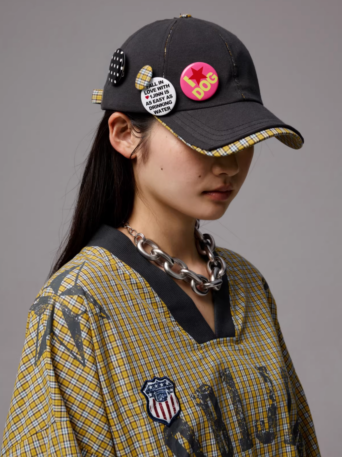 DARK GRAY CONTRAST POP CAP + PLAYFUL REMOVABLE PIN BADGES