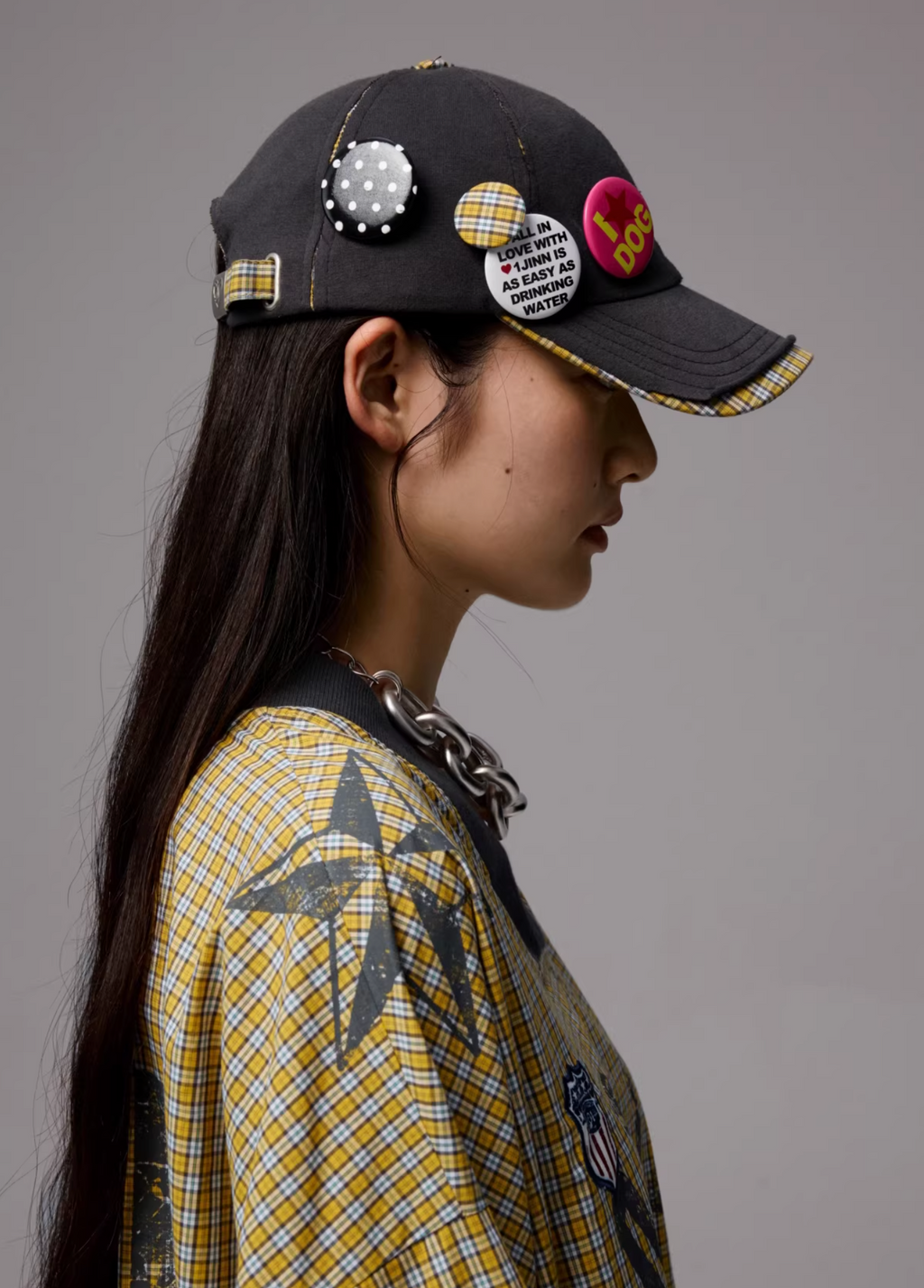DARK GRAY CONTRAST POP CAP + PLAYFUL REMOVABLE PIN BADGES