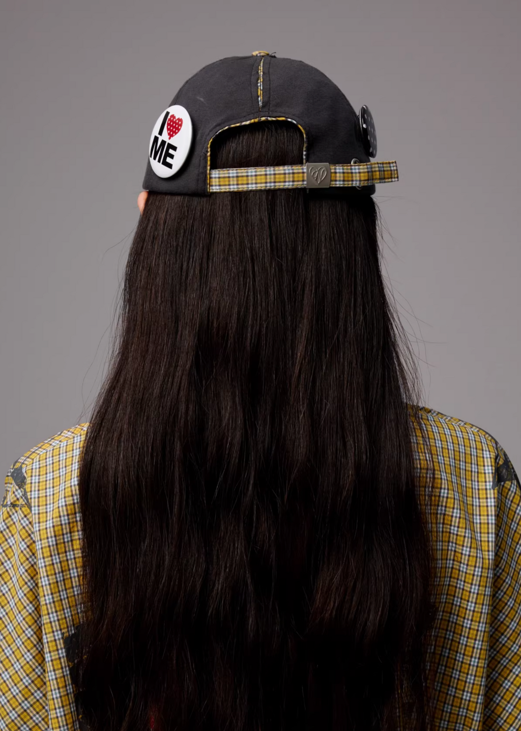DARK GRAY CONTRAST POP CAP + PLAYFUL REMOVABLE PIN BADGES