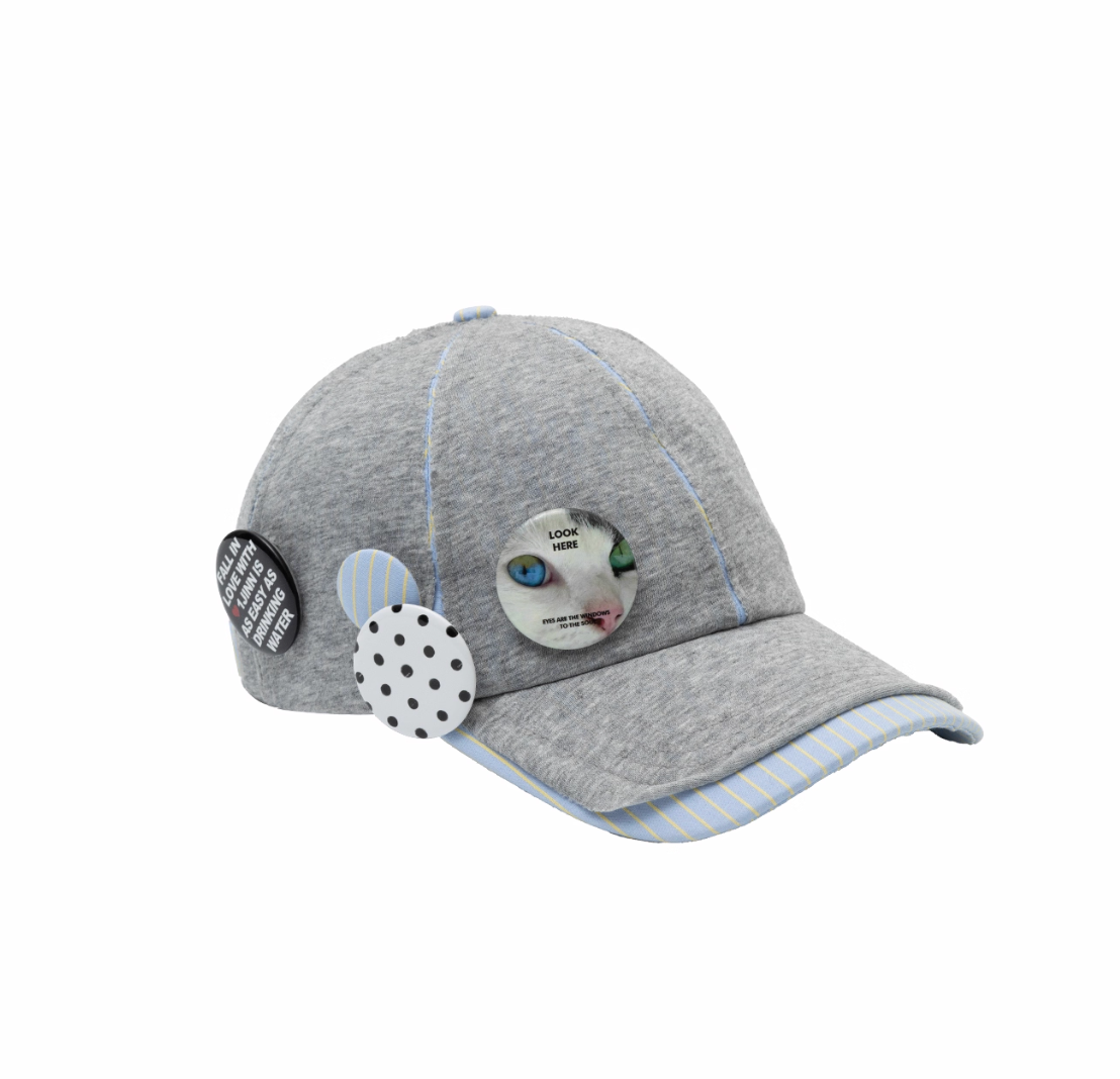 IN STOCK ♱ GRAY CONTRAST POP CAP + PLAYFUL REMOVABLE PIN BADGES