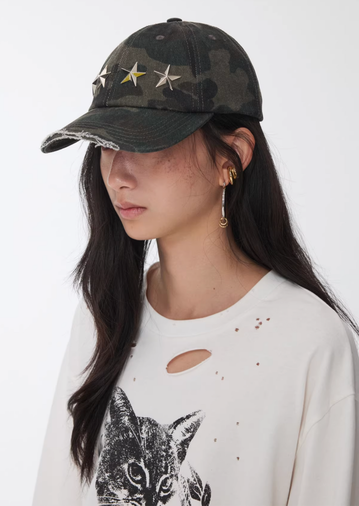 DISTRESSED STAR-STUDDED BASEBALL CAP – GREEN CAMOUFLAGE