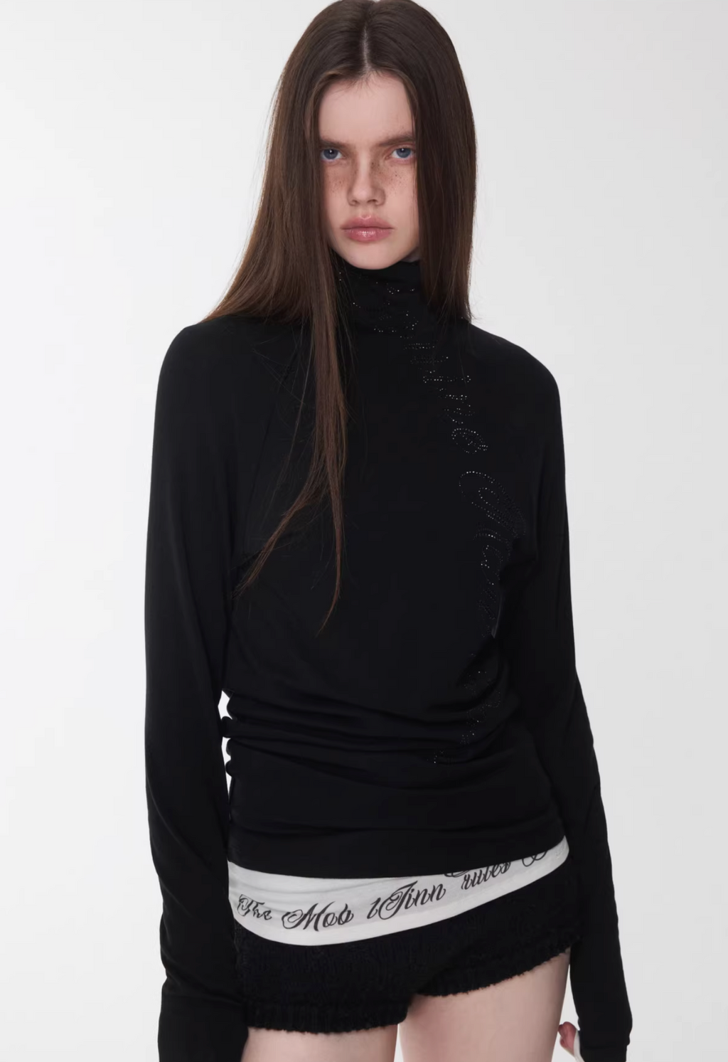 CRYSTAL LETTERING HIGH-NECK TOP – 4colors