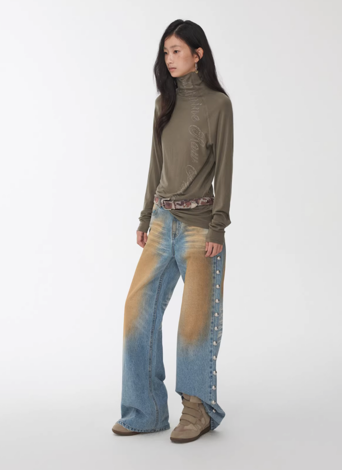 CRYSTAL LETTERING HIGH-NECK TOP – 4colors