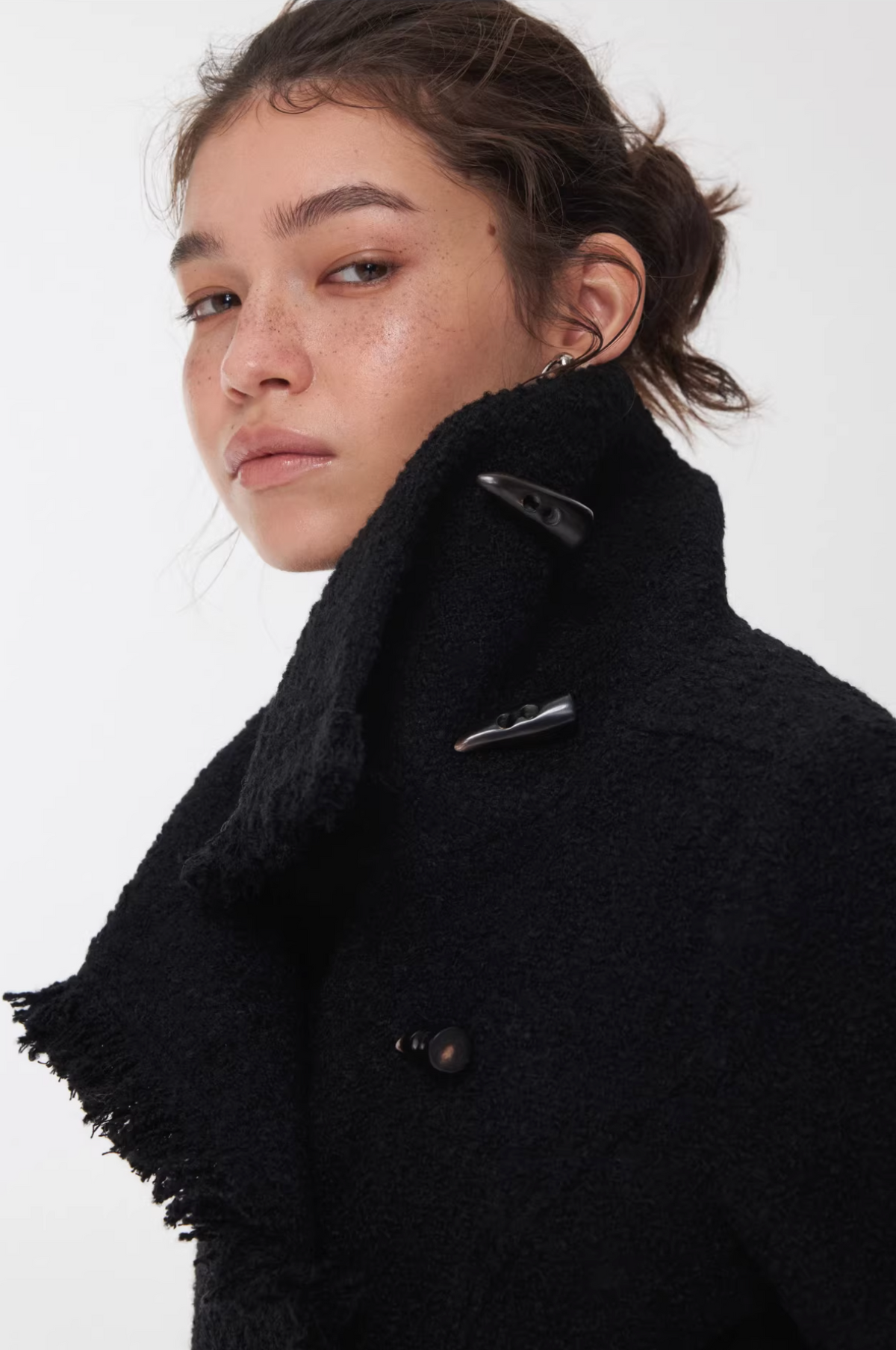 FRAYED COLLAR TOGGLE JACKET