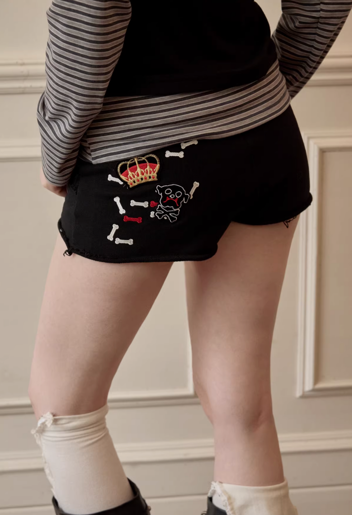 BONE EMBROIDERY SWEAT SHORTS - 4colors