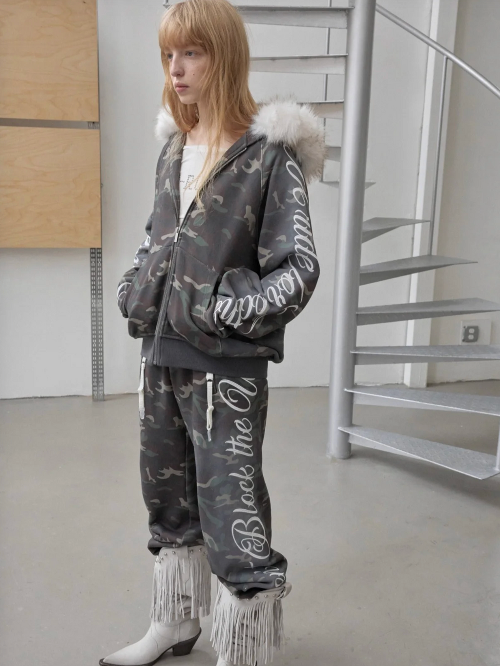 FAUX-FUR HOODED SWEATSHIRT & SWEATPANTS SET (detachable hood)