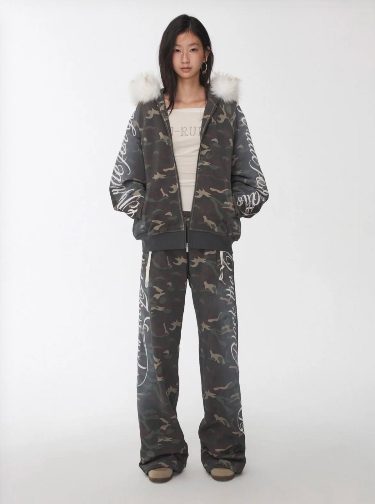 FAUX-FUR HOODED SWEATSHIRT & SWEATPANTS SET (detachable hood)