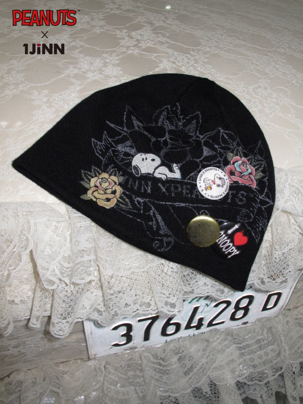 1JINN TATTOO SNOOPY GRAPHIC BEANIE WITH PIN SET – BLACK