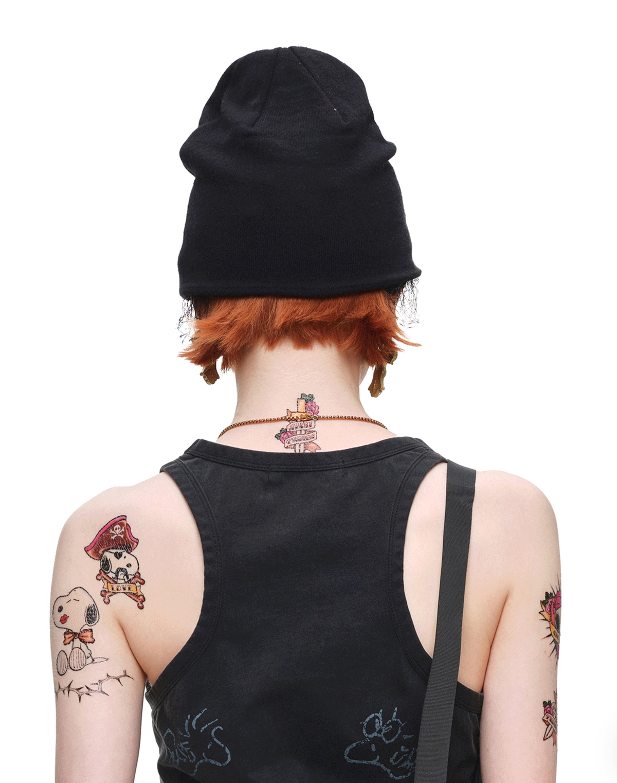 1JINN TATTOO SNOOPY GRAPHIC BEANIE WITH PIN SET – BLACK