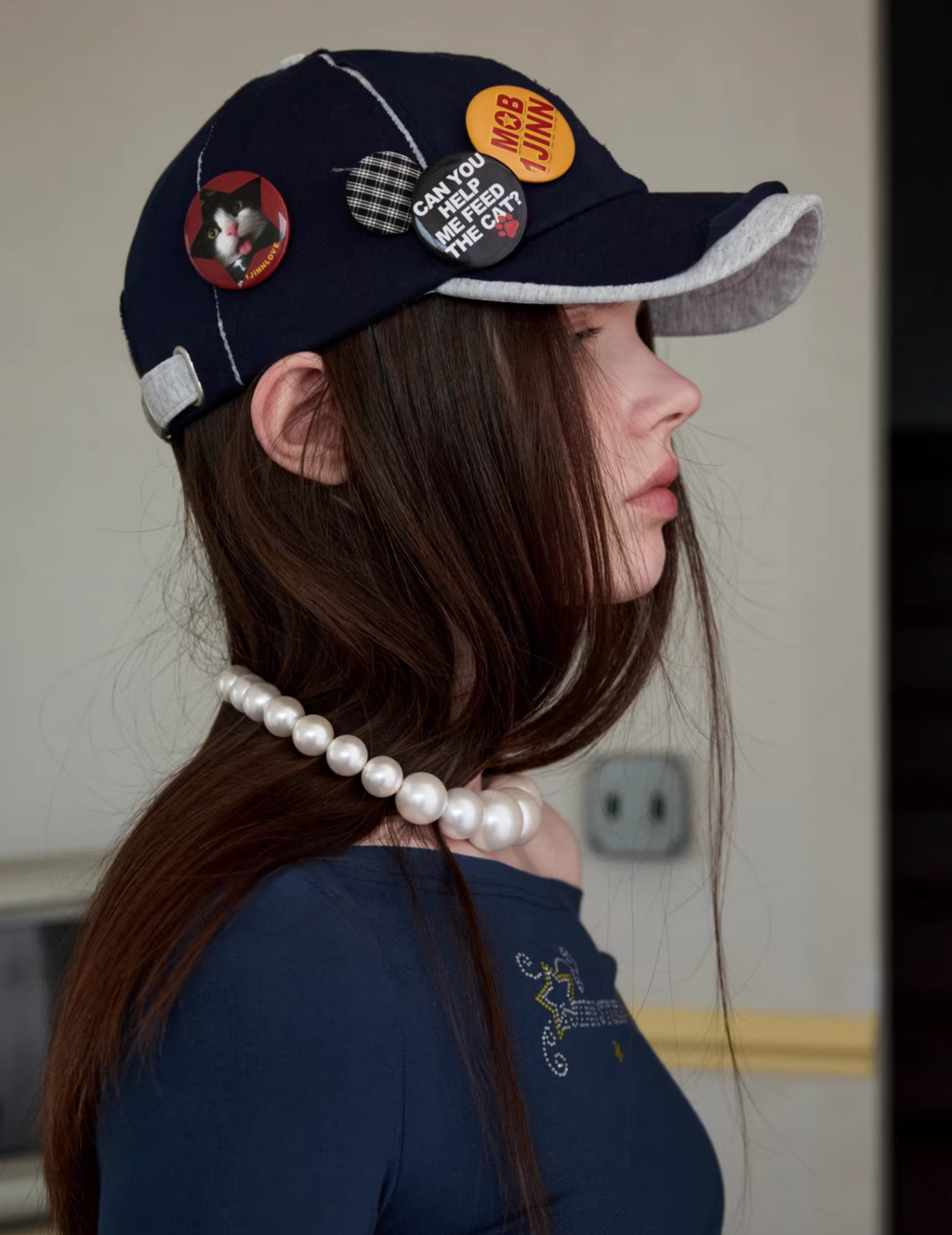 ♱ ネイビーコントラスト・ポップキャップ ＋ 遊び心のあるピンバッジ付き ♱