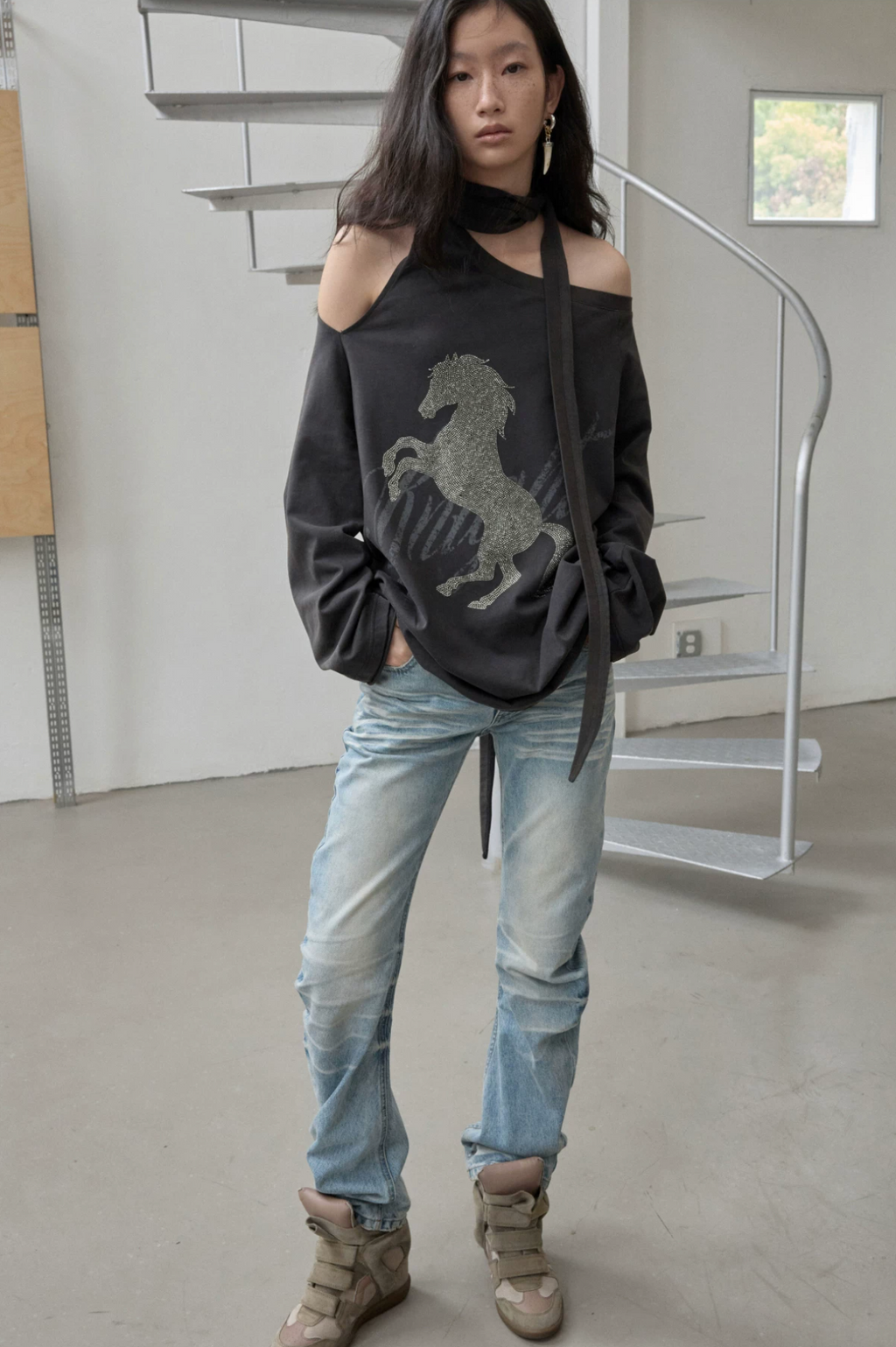 VAMPY RHINESTONE HORSE TOP