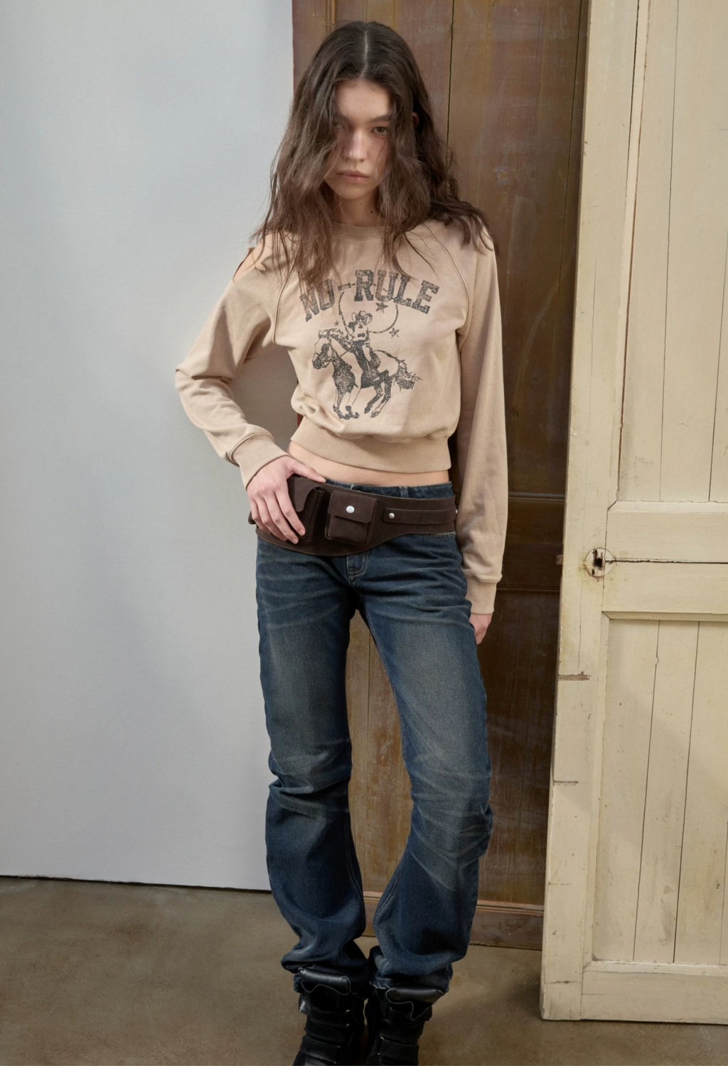 CANDI GRAPHIC SWEATSHIRT - 3colors