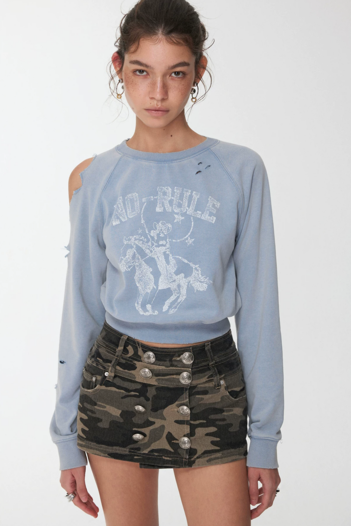 CANDI GRAPHIC SWEATSHIRT - 3colors